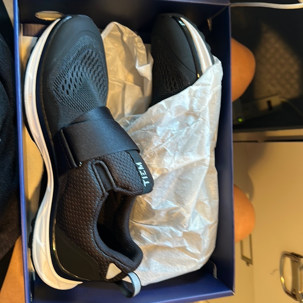 Tiem biking shoes never worn